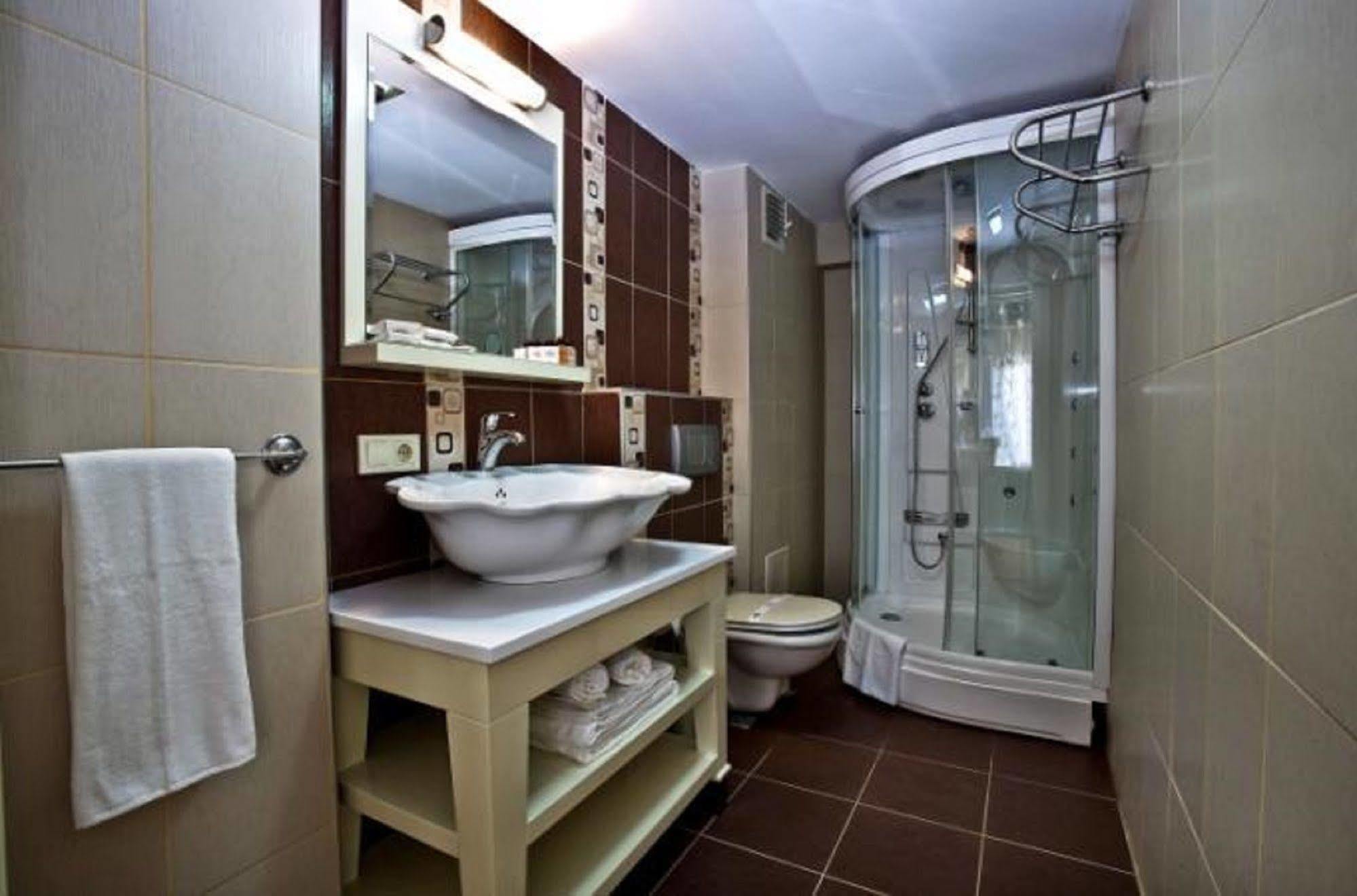 Q Hotel Laleli Istanbul Exterior foto